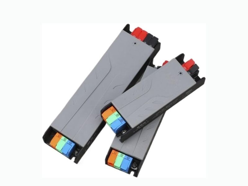 محول كهربائي متعدد الفولتية (AC 220V إلى DC 12V-48V) – مزود طاقة ذكي قابل للتعديل